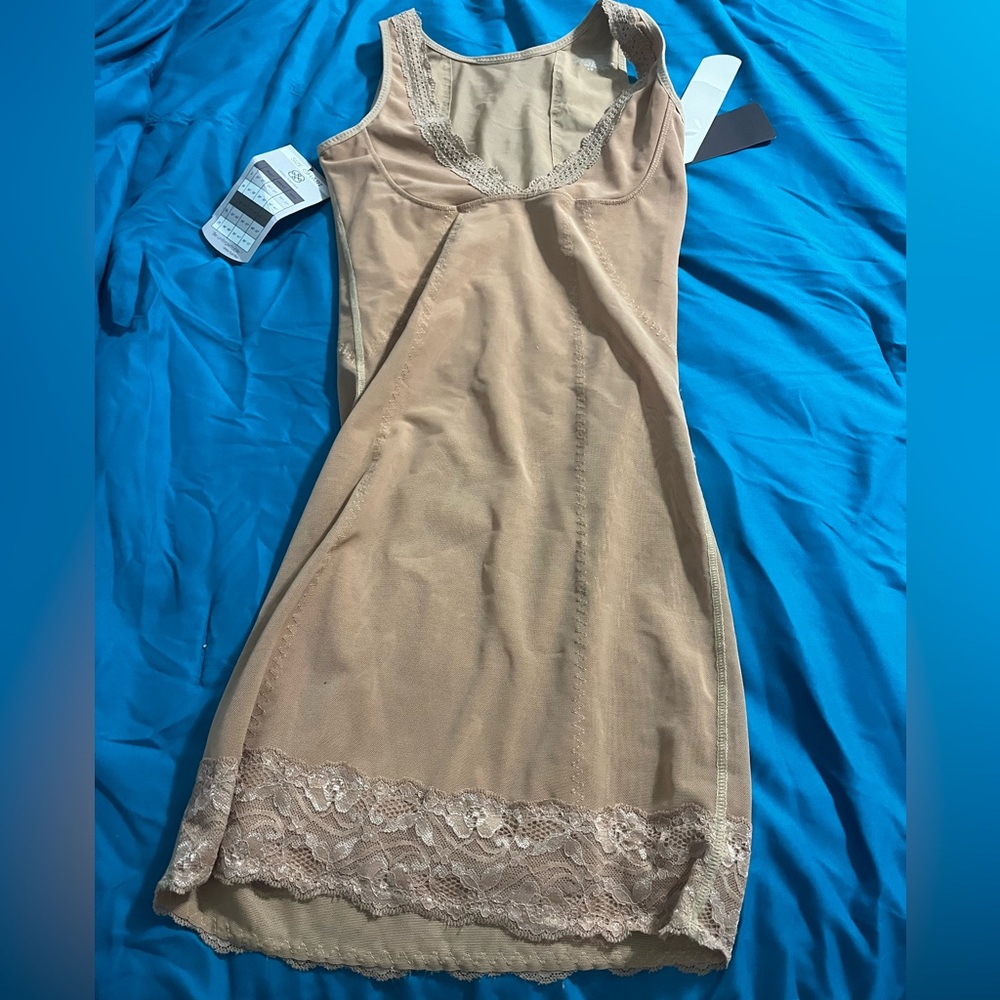 Daisy Fuentes Tan Lace Chemise